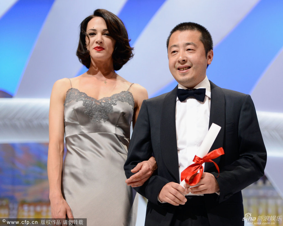 http://www.sinaimg.cn/dy/slidenews/4_img/2013_22/704_981278_205914.jpg