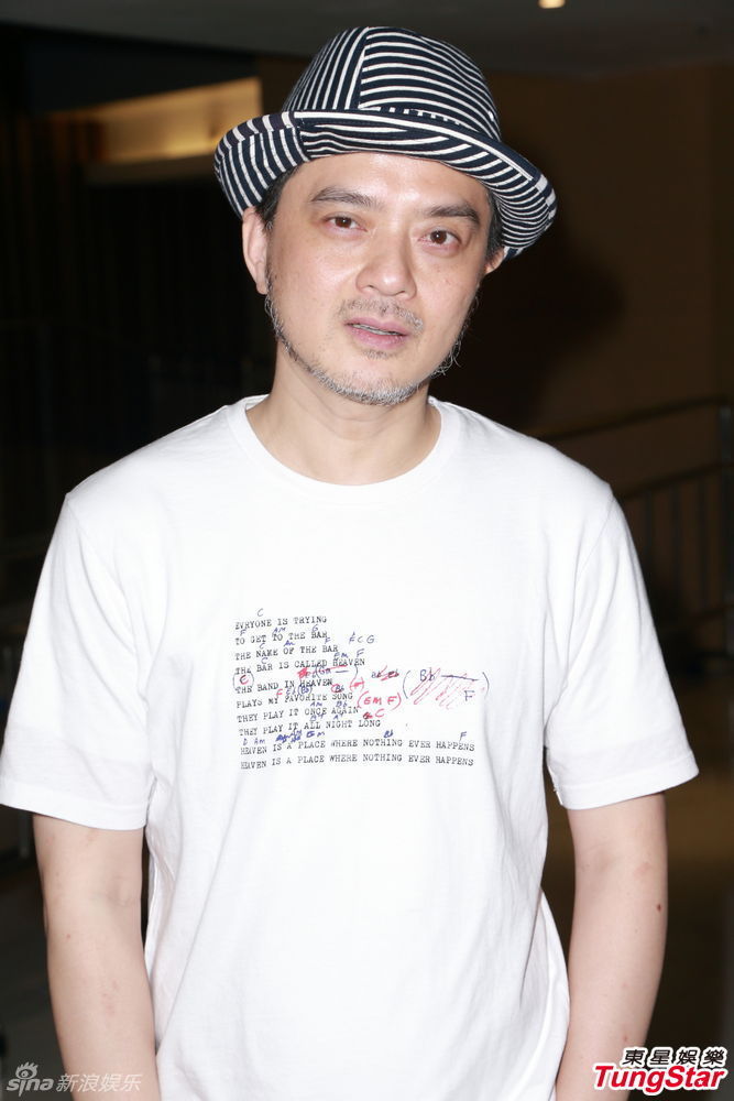 黄耀明到场助阵 支持   键翻阅图片 列表查看 大图 全屏观看 16 / 26