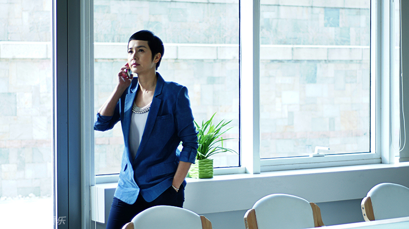 《爱情最美丽》蒋雯丽化身职场御姐