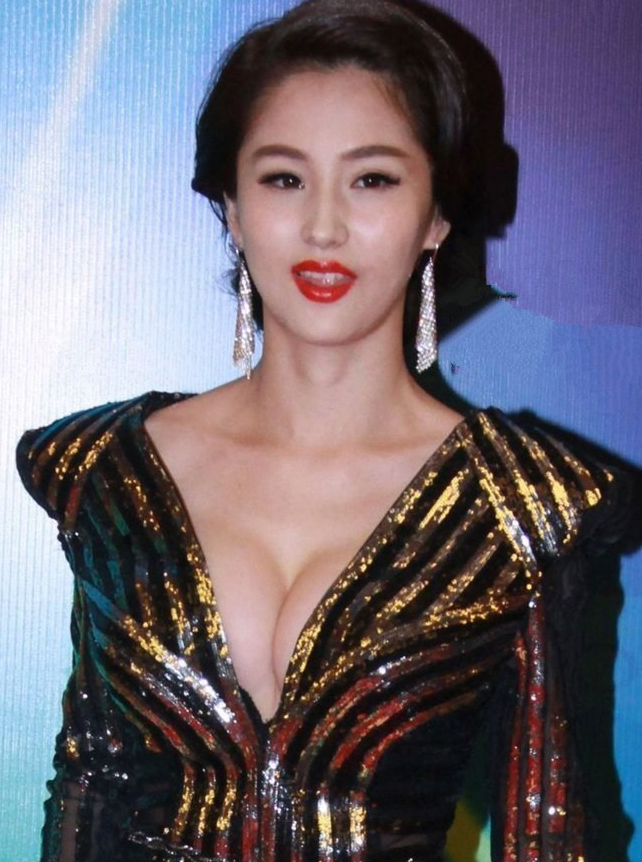 ...一路向西》有过演出的三级片女星王李丹妮和演出过《3d肉蒲...