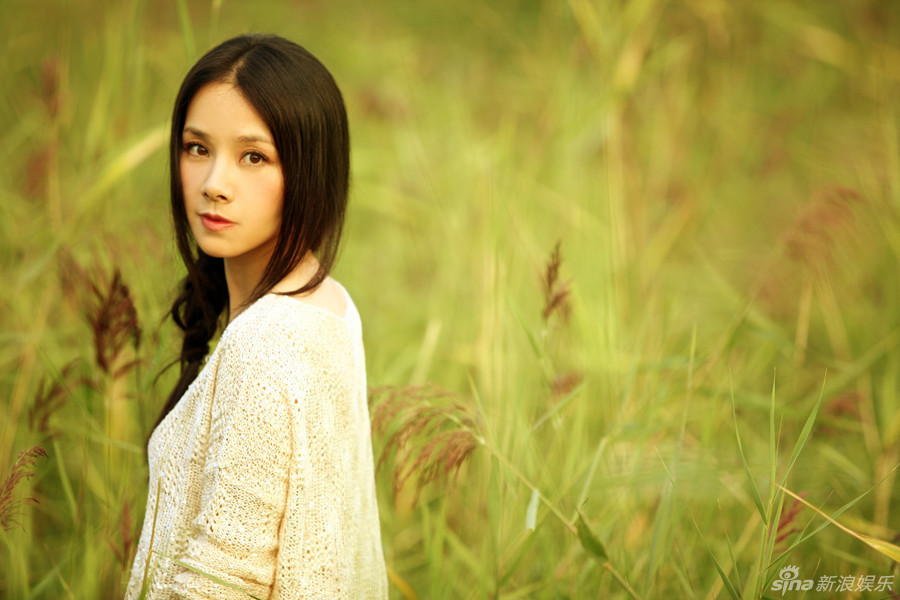 何琳变身丛林精灵 唯美写真首曝光