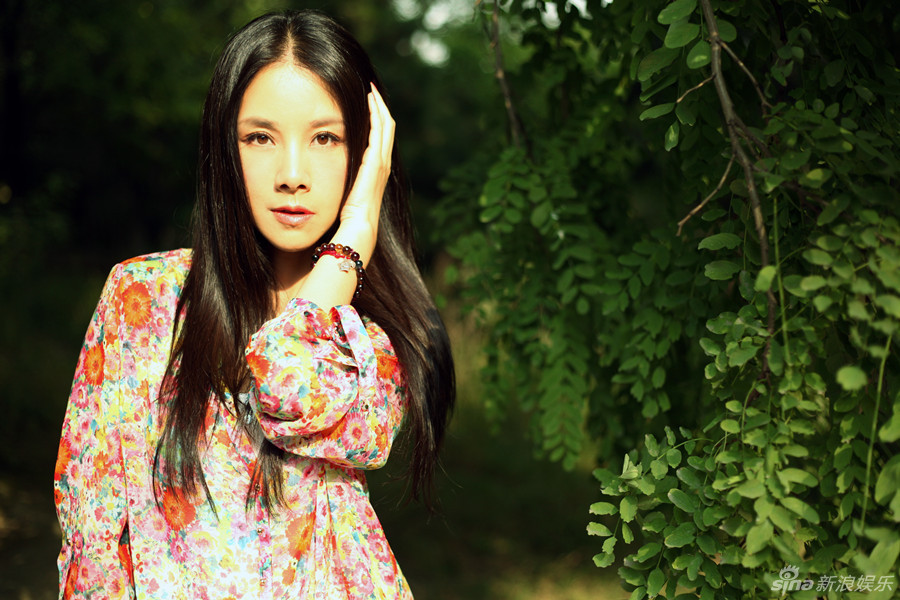 何琳变身丛林精灵 唯美写真首曝光