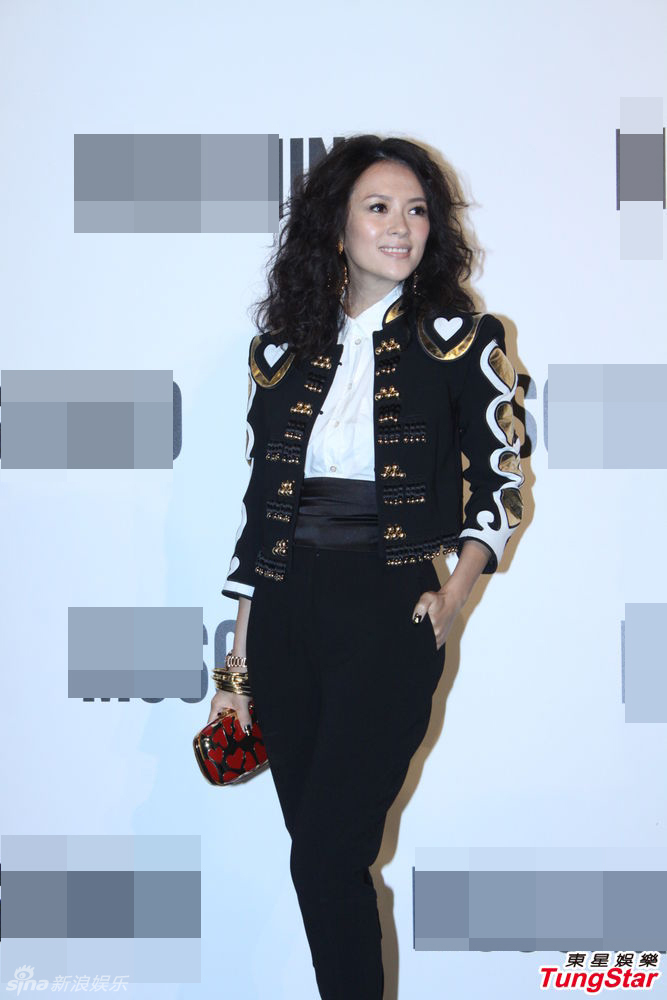 章子怡卷发造型亮相活动_章子怡 任达华