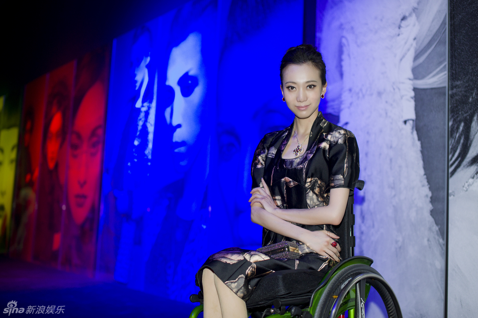 舞蹈家刘岩_舞蹈家 坐轮椅 奥运会_青岛网络电视台_新闻