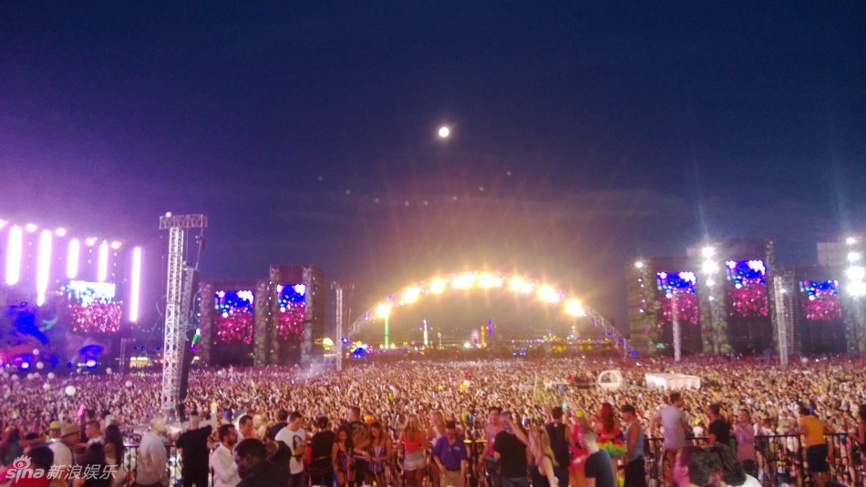 美国EDC电子音乐节:四十万人彻夜狂欢