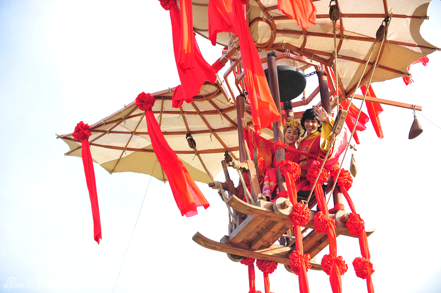 《吉祥天宝》探班 金起范陈昱霖婚服亮相