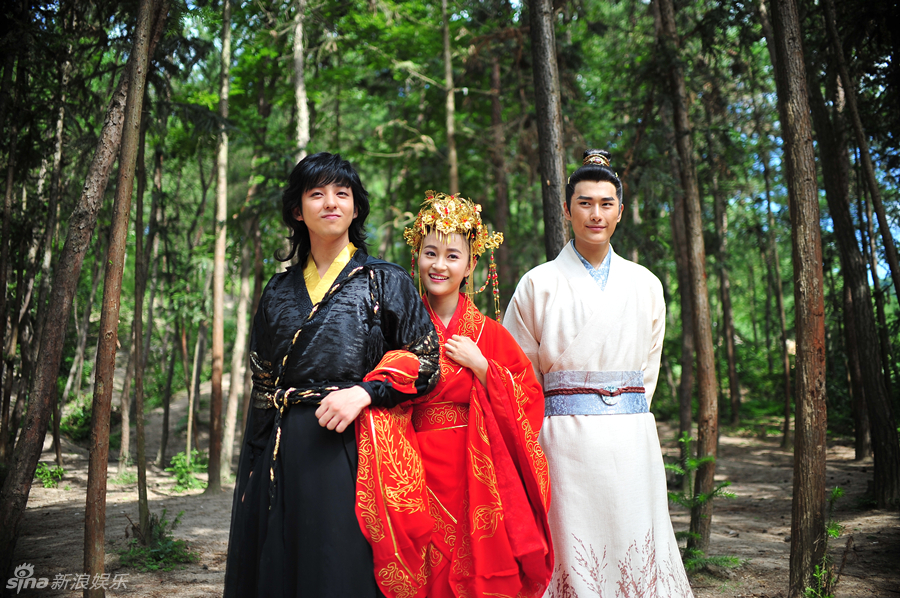 《吉祥天宝》探班 金起范陈昱霖婚服亮相_热播剧集_温州网