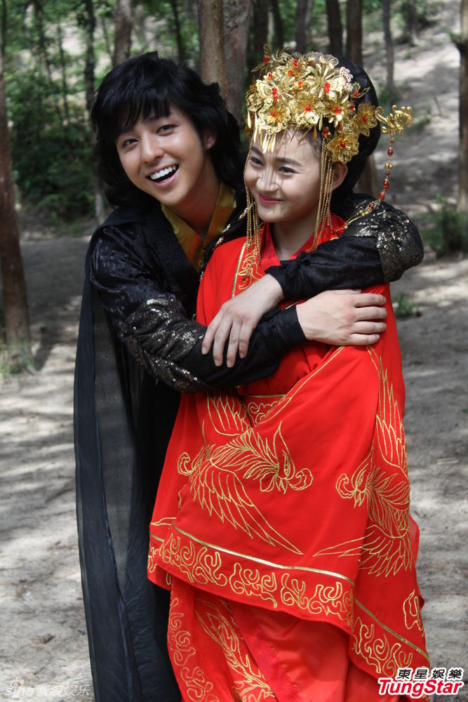 组图:金基范陈昱霖曝《吉祥天宝》吻戏ng20次