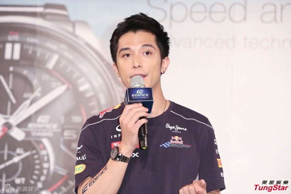 邱泽否认劈腿李毓芬:没什么好解释的(组图)