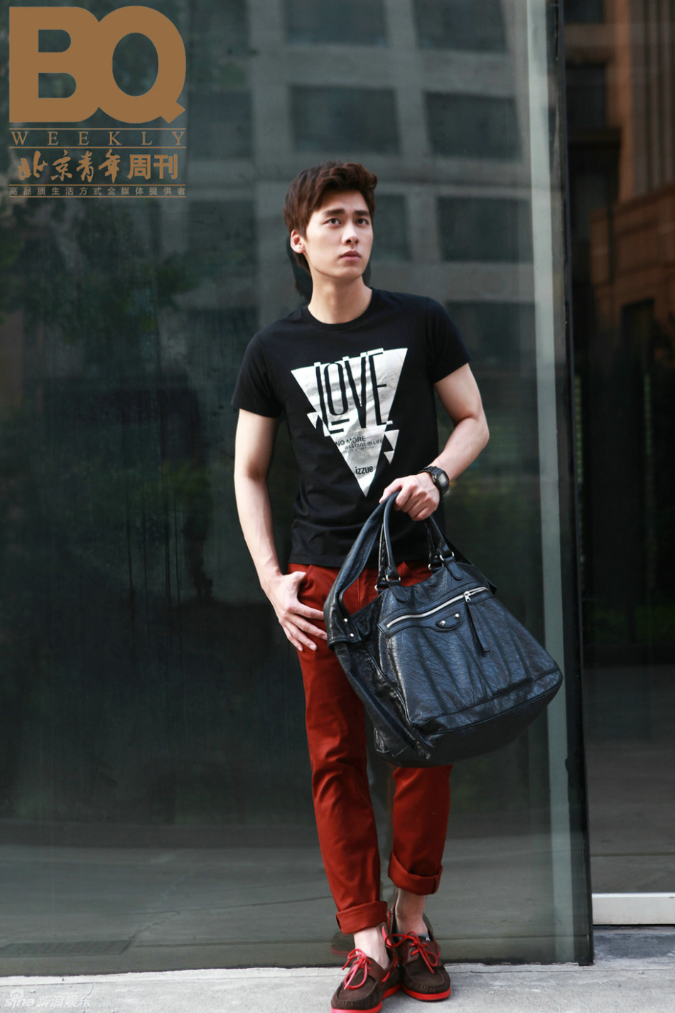 李易峰盛夏街拍 简单装扮潮范气质