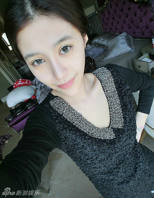组图:谢雨欣19岁小女儿清纯自拍照曝光