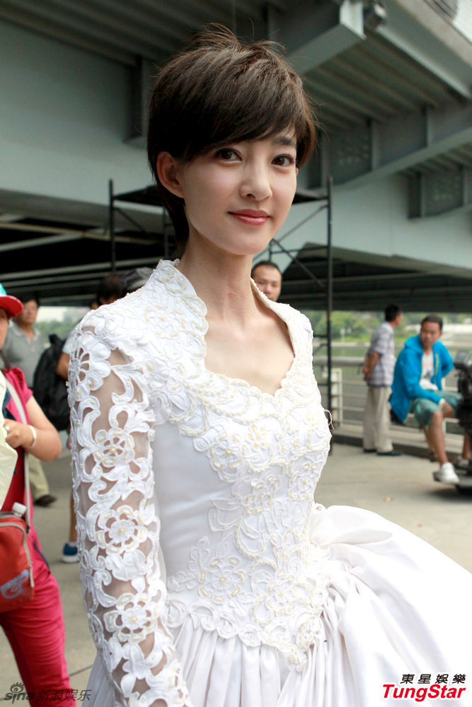 组图:王丽坤拍《多米诺》否认插足于和伟婚姻_高清