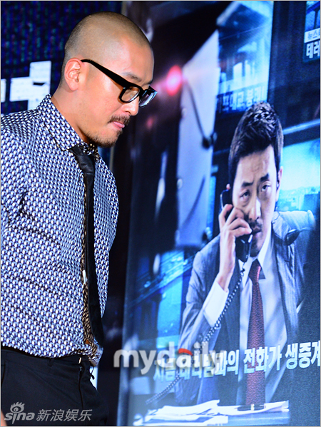 组图:韩星河正宇新片发布 为角色剃光头_高清图集_新浪网