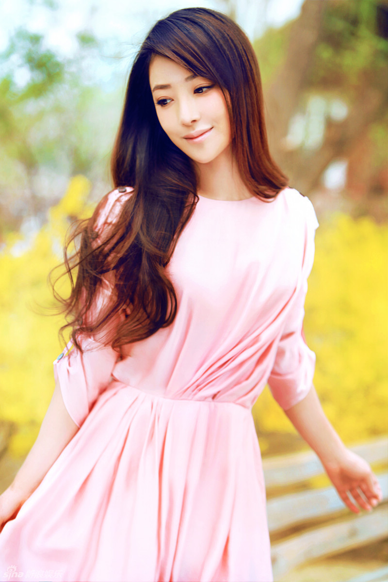 陈紫函小清新写真显妩媚女人味