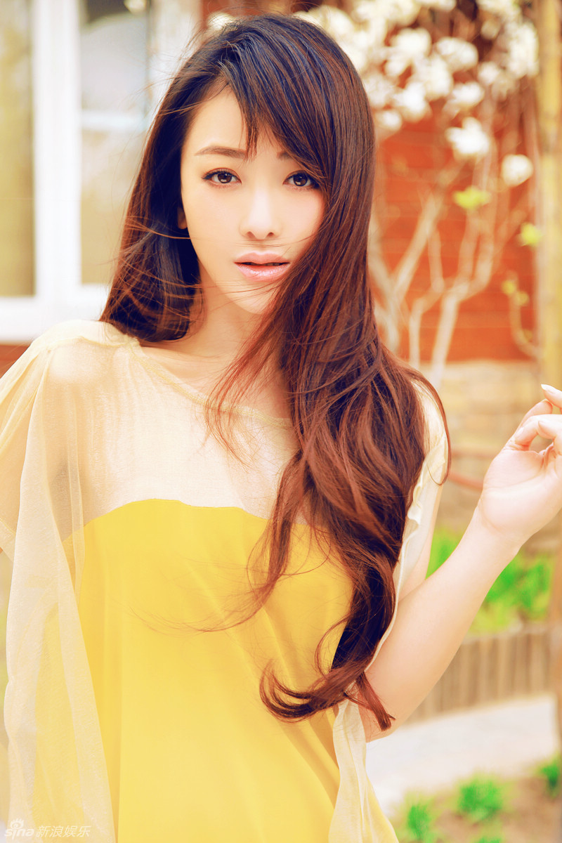 陈紫函小清新写真显妩媚女人味
