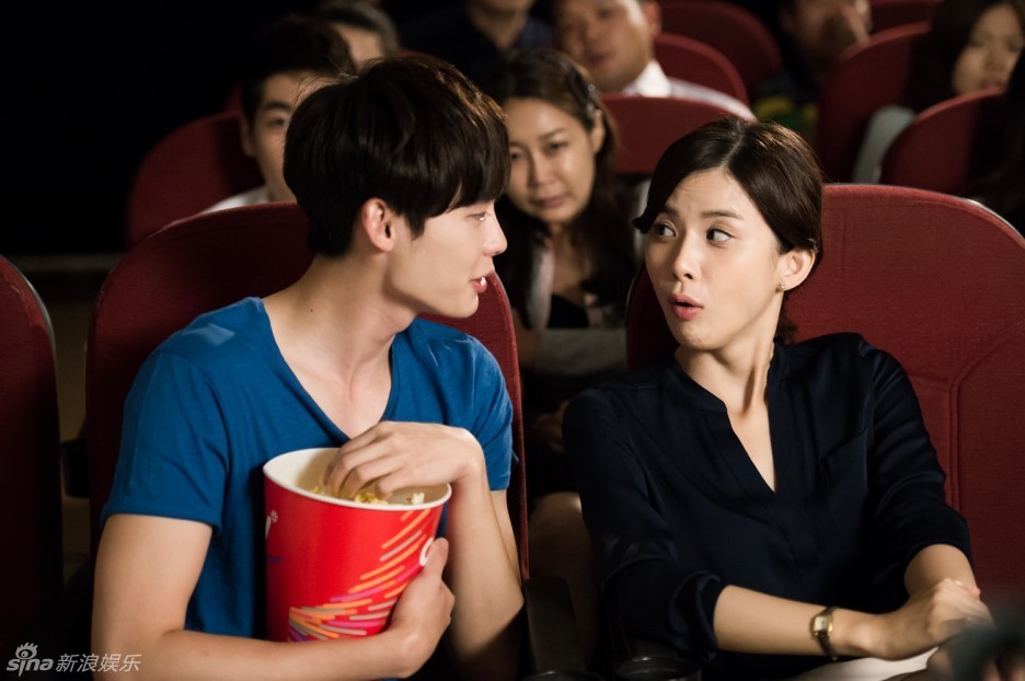  李钟硕 搭档李宝英拍广告 撒娇 卖萌 -- 佛山E家|佛