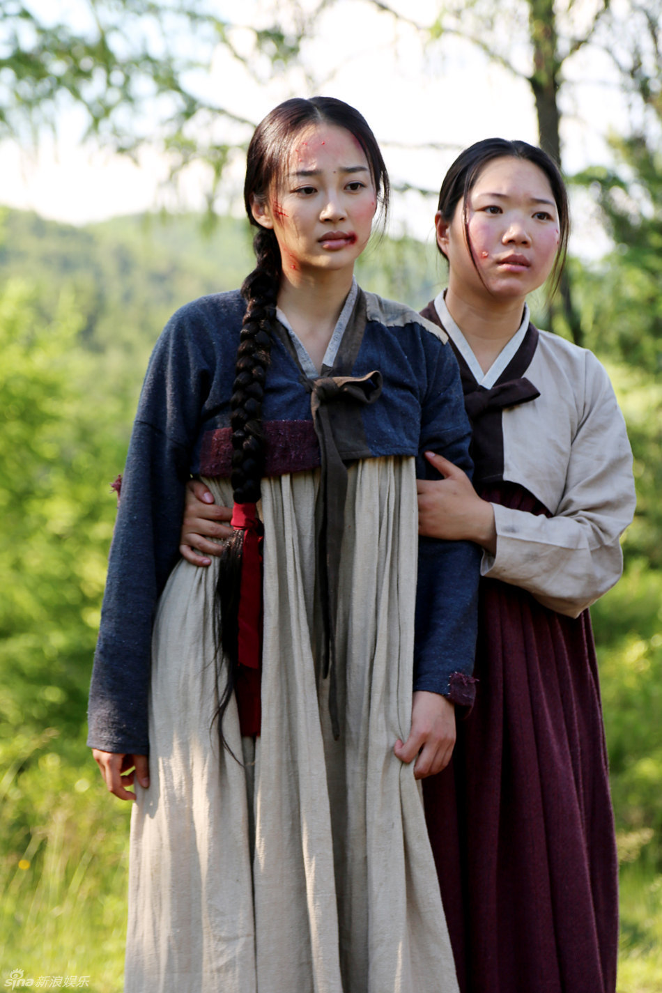 剧版《卖花姑娘》热拍 张琳剧中被虐