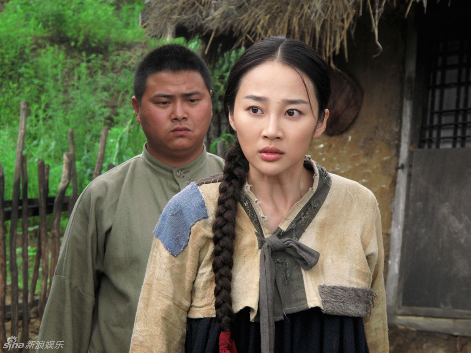 剧版《卖花姑娘》热拍 张琳剧中被虐