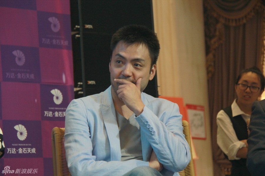 新浪娱乐讯《麻辣闺蜜》朱宏嘉在剧中饰演有点文艺,有点颓败的事业