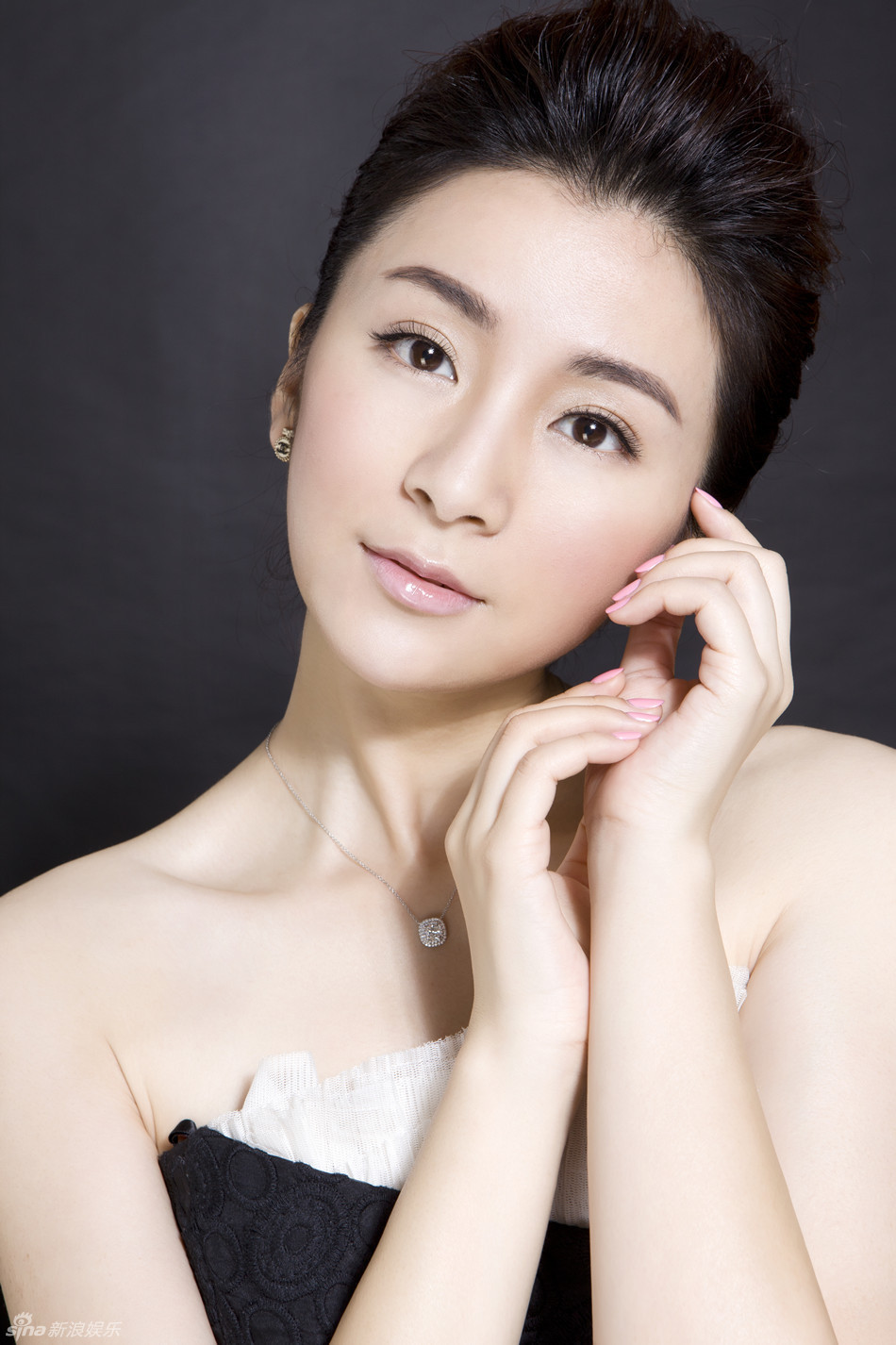 刘庭羽 妩媚