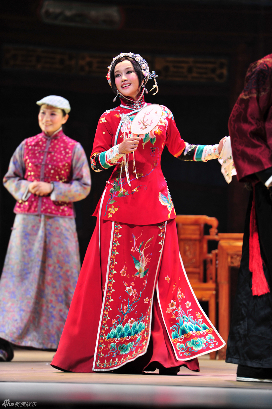 周也演的短剧 704_1067219_915367.jpg