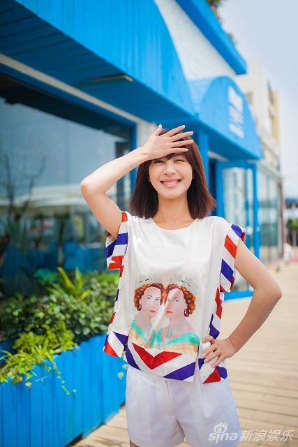 李菲儿调皮可爱