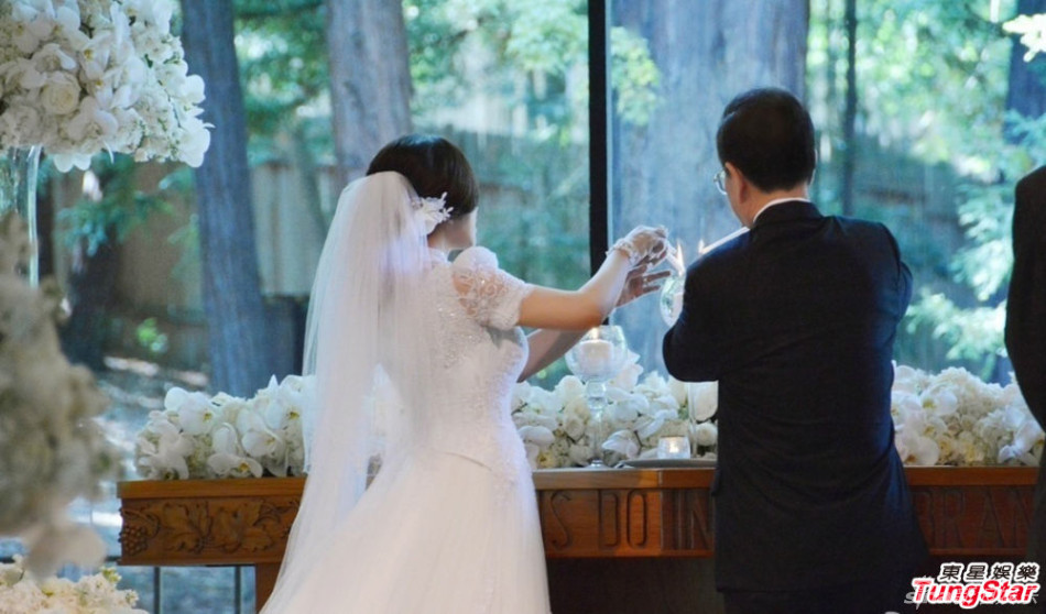 为你披上白色婚纱句子_白色婚纱图片