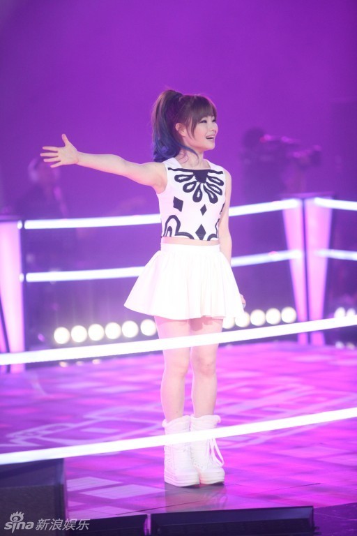 组图:<em>好声音汪峰</em>专场 60岁钟伟强遗憾落幕 - 新