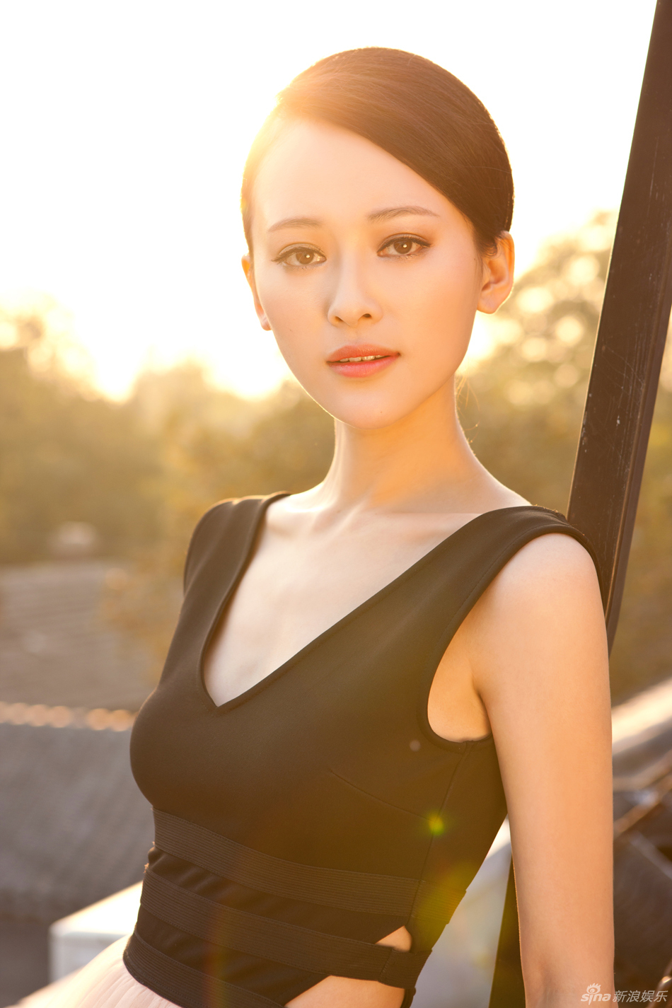 组图 刘娜萍夏日写真 灵动飘逸宛如梦幻精灵