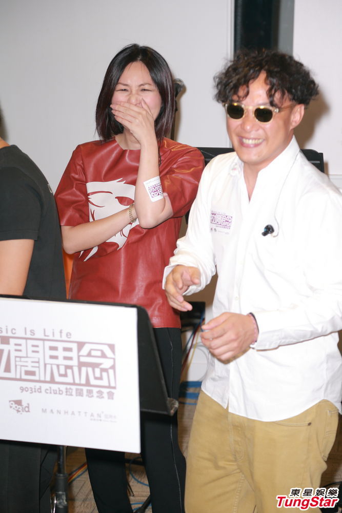 组图:陈奕迅杨千嬅等好友齐聚音乐会彩排_高清图集