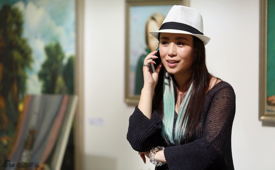 组图:《伙伴夫妻》曝剧照马丽演绎百变造型