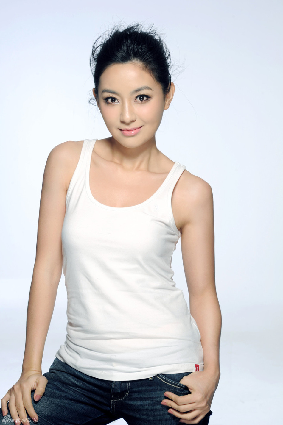 组图:陈秀丽最新写真曝光简约造型-燕赵都市网-河北新闻资讯一网打尽