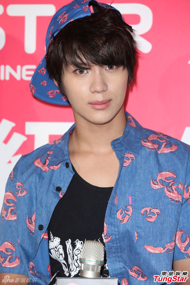 组图:SHINee自曝<em>爱玩网游</em> 成员模仿<em>女生</em>跳舞_