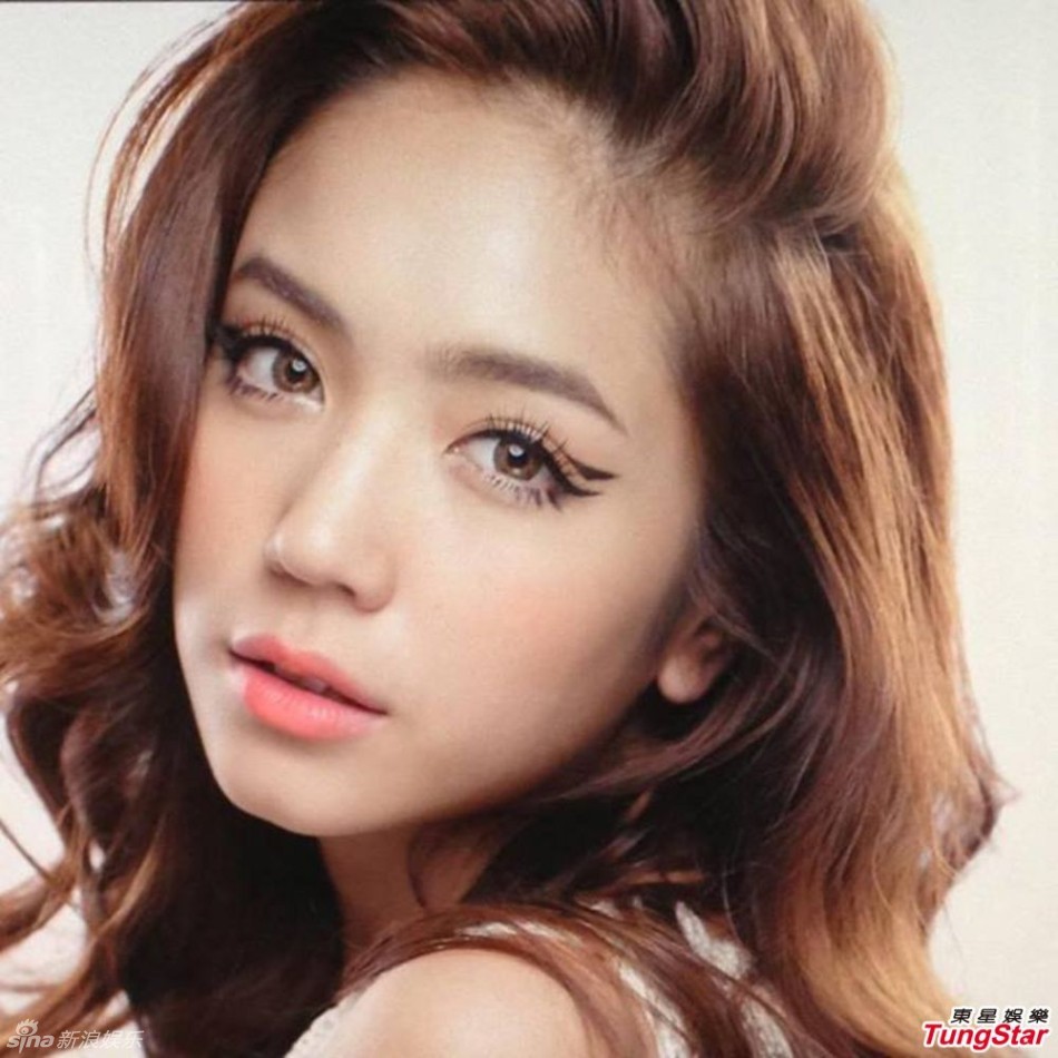 组图:雷瑟琳《女王的诞生》搭档隋棠当主演