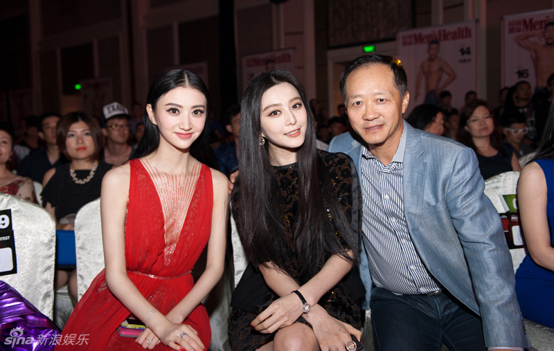 组图:景甜红色长裙神秘助阵 与范冰冰交谈甚欢_高清图集_新浪网