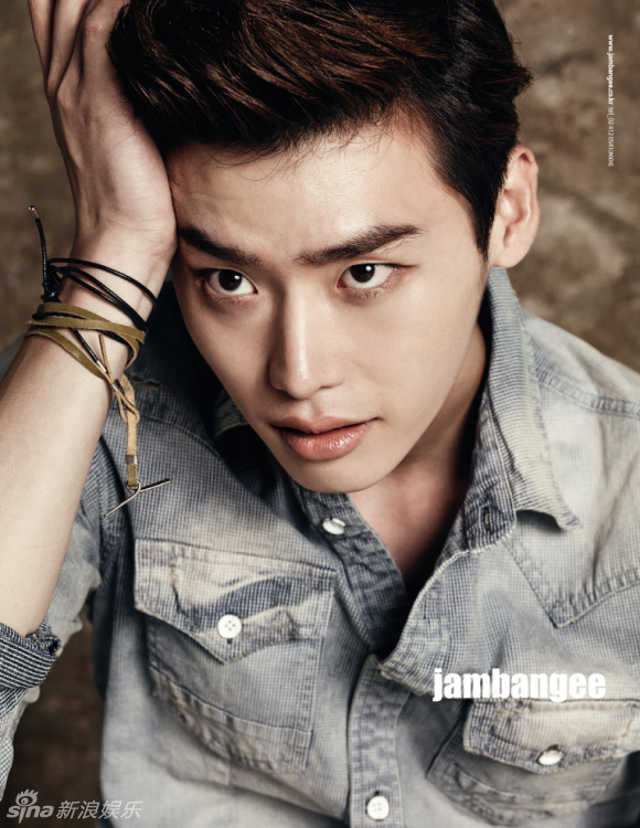 李钟硕秋冬服饰写真尽显轻熟男魅力