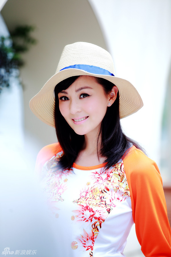 戴娇倩杂志写真时尚大气