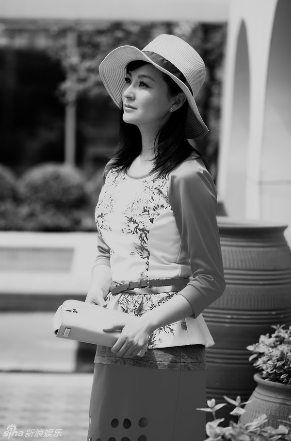 戴娇倩杂志写真时尚大气