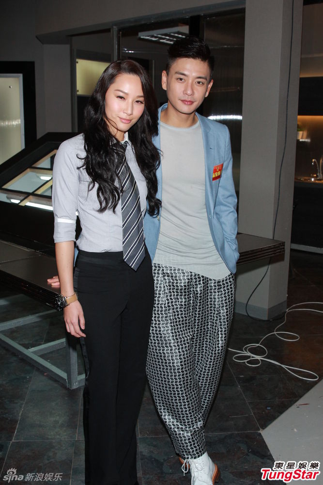 组图:黄宗泽否认多女靠近徐子珊初尝激吻女生