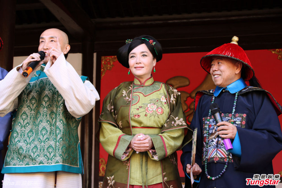 组图:潘长江拍《毛驴县令》 恬妞加盟