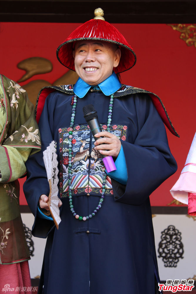 组图:潘长江拍《毛驴县令》 恬妞加盟