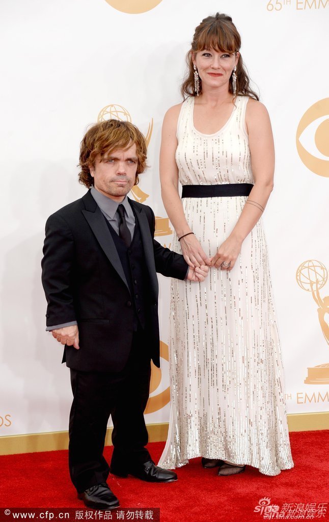 组图:《冰与火》男星小恶魔彼特-丁拉基现身