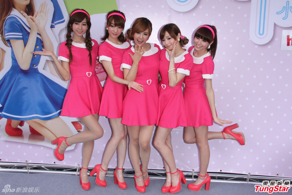 组图:台湾女子组合popu lady签唱大秀美腿_高清图集_新浪网