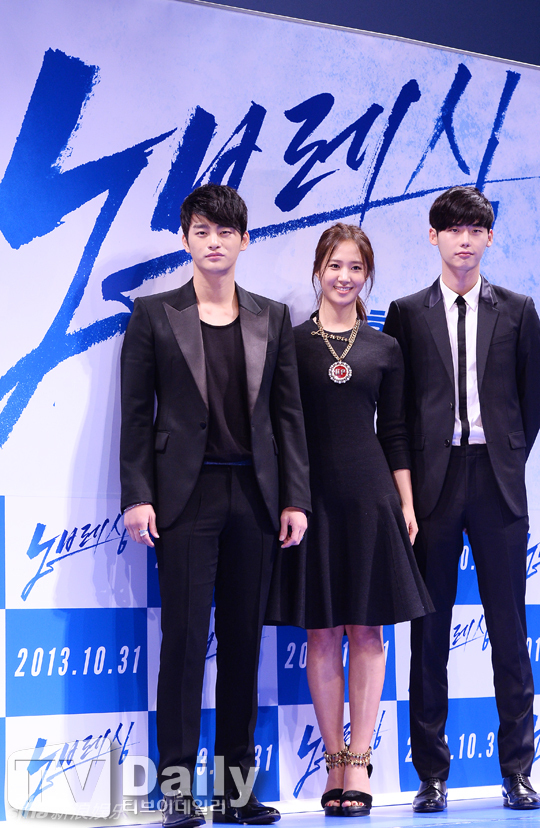 从左至右，徐仁国、Yuri、李钟硕
