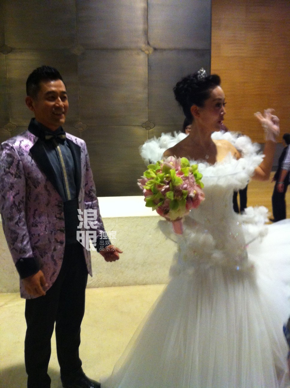 兰玉的婚纱_兰玉婚纱设计图片手稿(3)