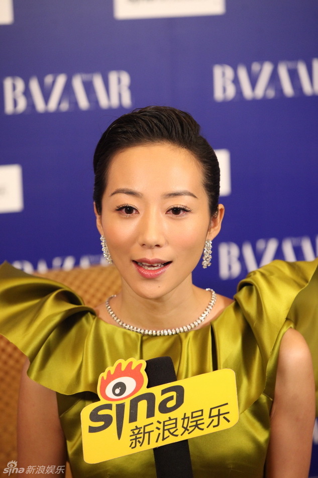 韩雪明星慈善夜专访 忙新剧只睡3小时 - 2013b