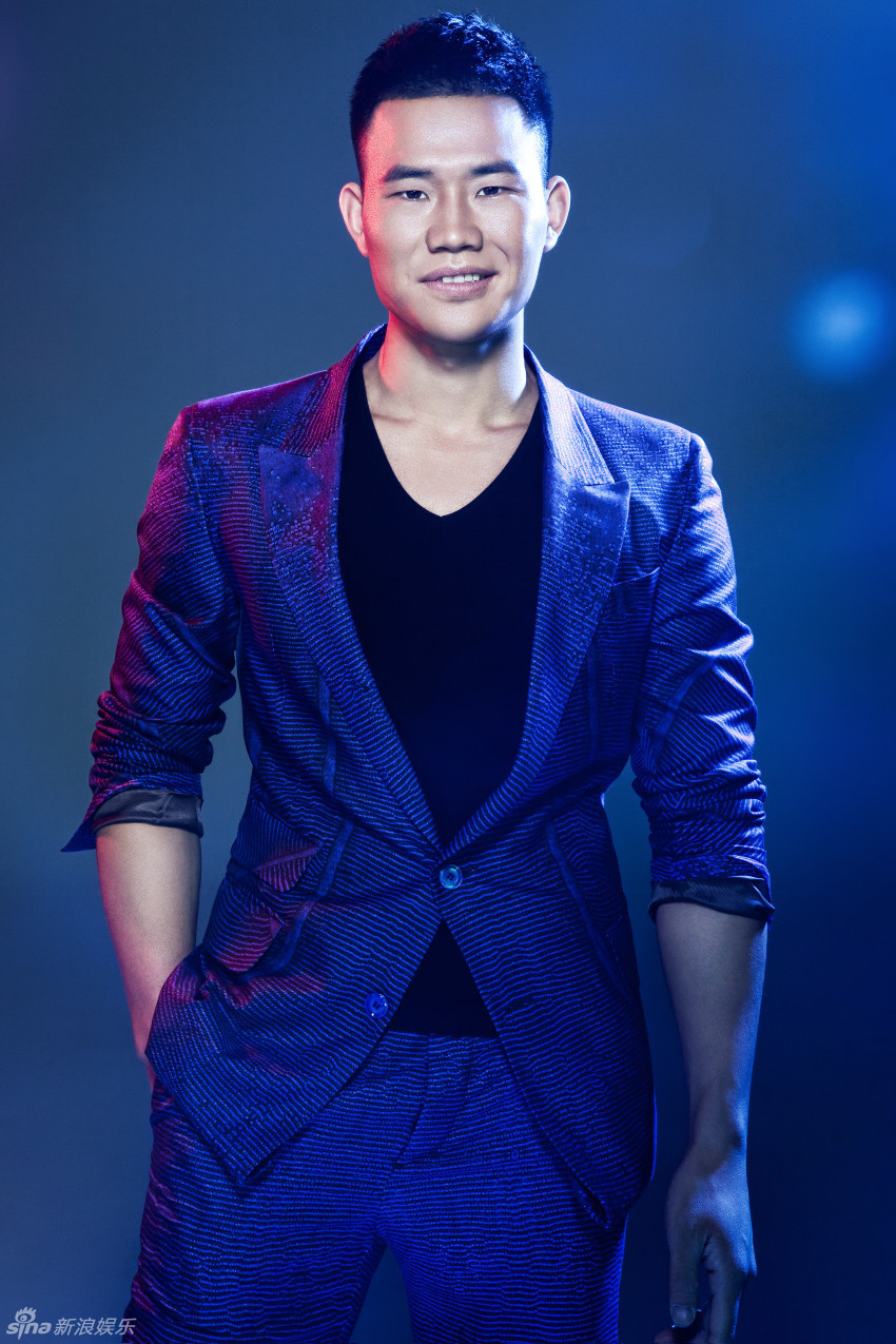 组图:谢孟伟蓝色魅惑尽显熟男魅力 -- 佛山E家|佛山信息网|顺德信息网|第一综合信息门户网-FSEHOME.COM