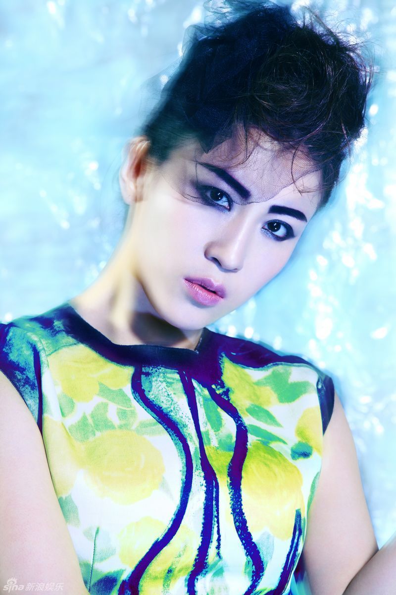 组图:歌手郭涛发布炫彩写真 演绎时尚魅力_高清图集