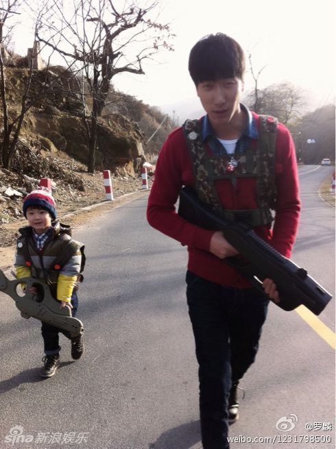 张亮写亲笔信为儿子庆生