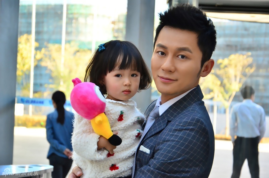组图:《爸爸快长大》小演员闹片场李晨秀父爱